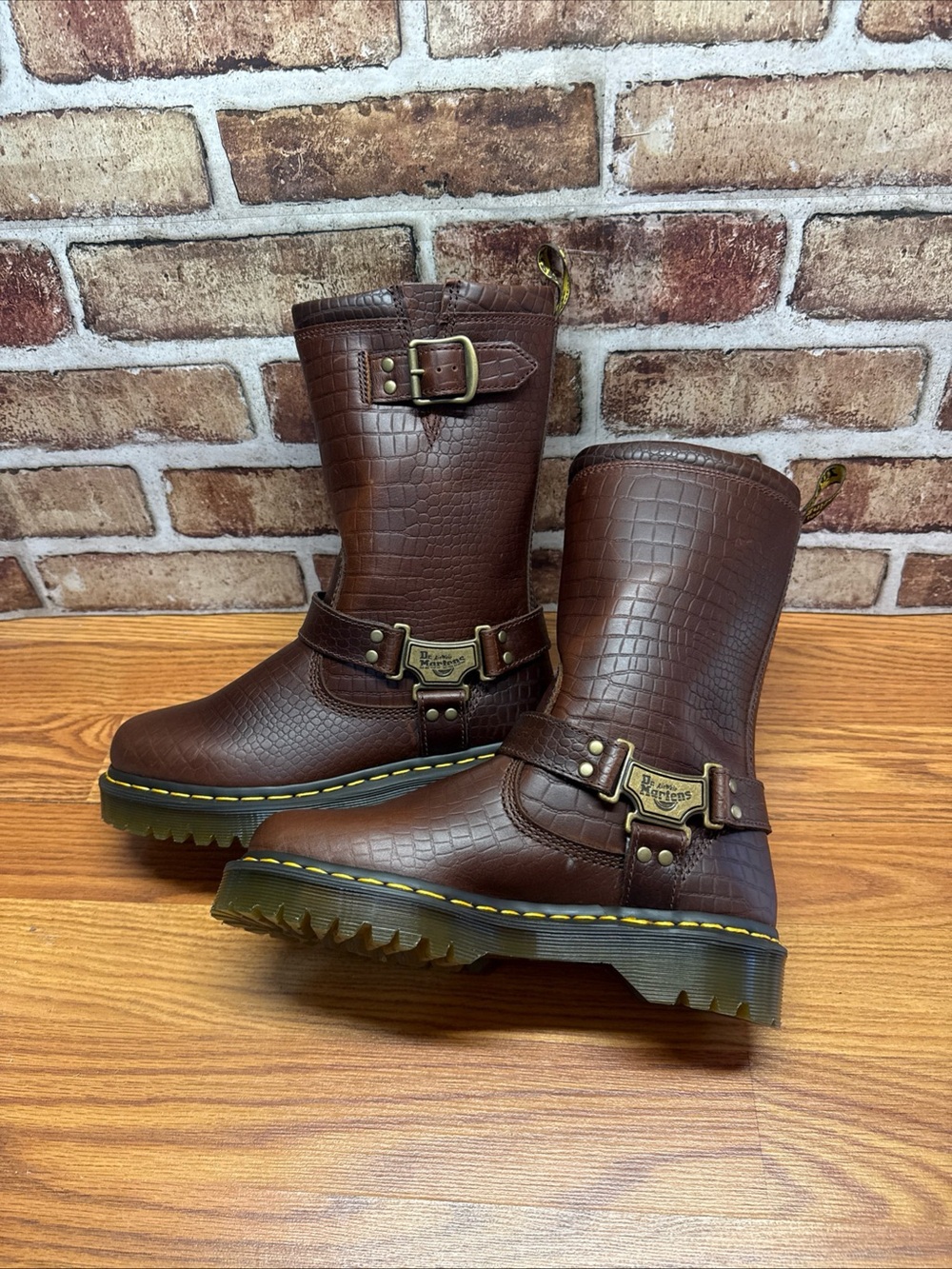 Dr. Martens Anistone Hi reptile embossed leather pull on boots brown NWOB size 7 - Picture 6 of 13